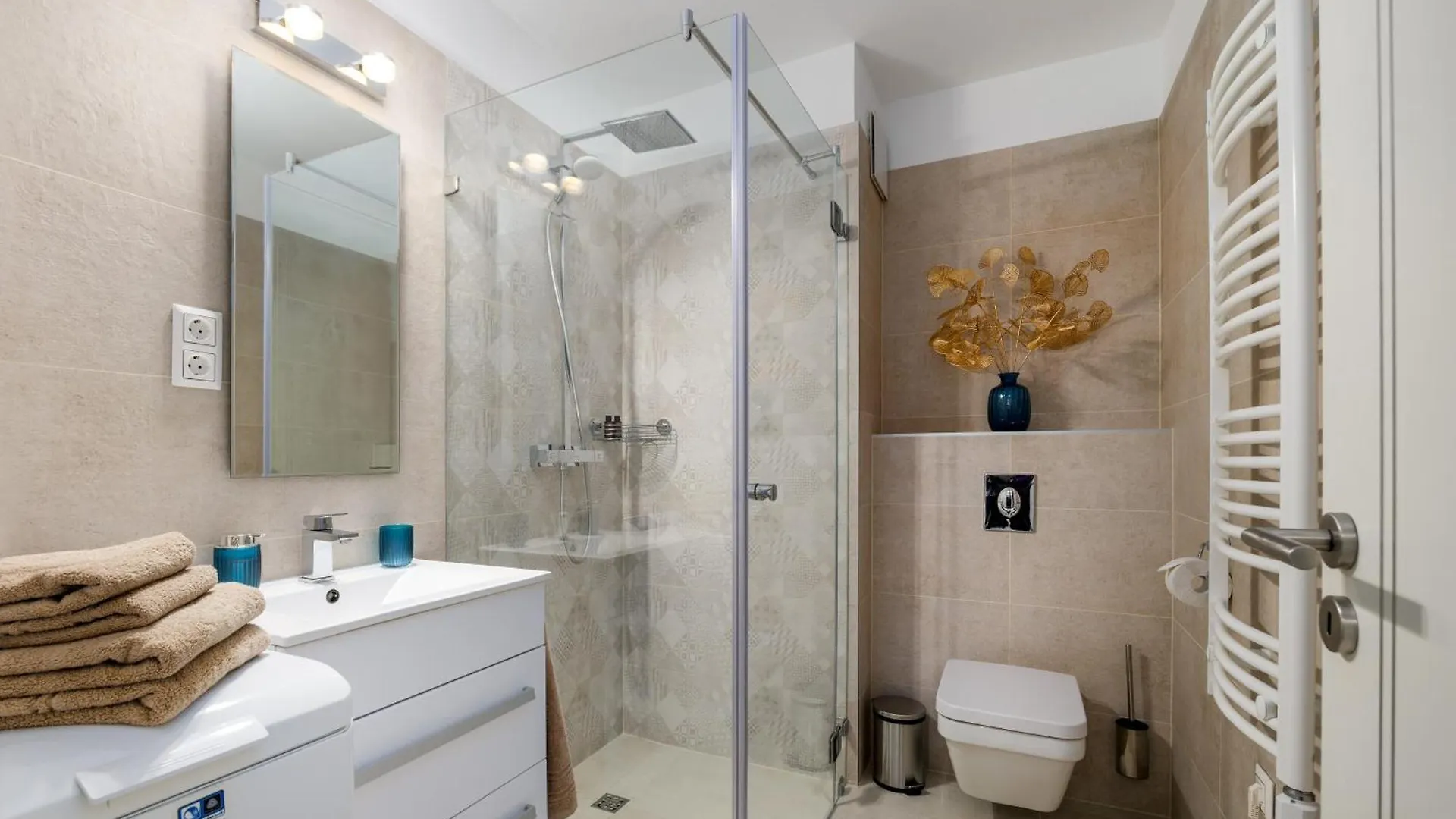 Rames-Cosmo Downtown Apartment With Rooftop Pool Budapest